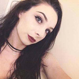 Meet your Posher, Michaela